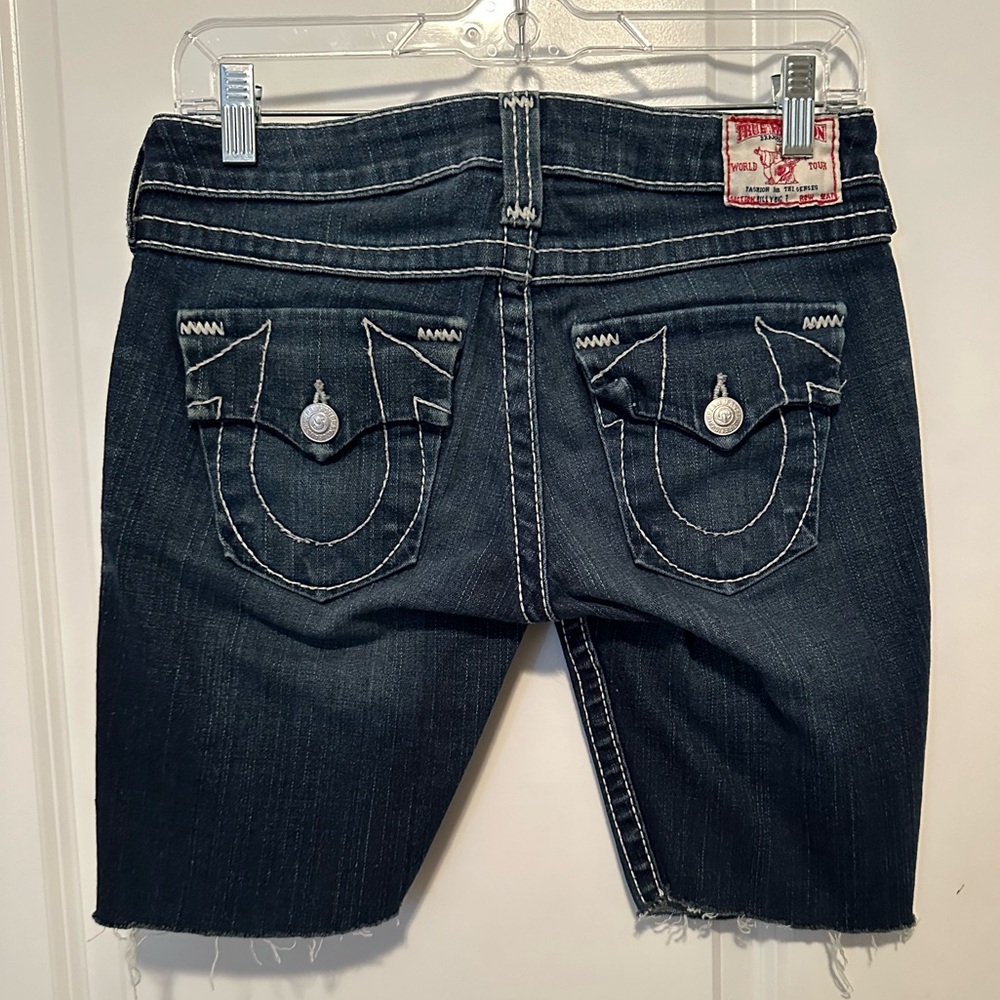 True Religion Billy Big T cut off button flap Jean shorts 28